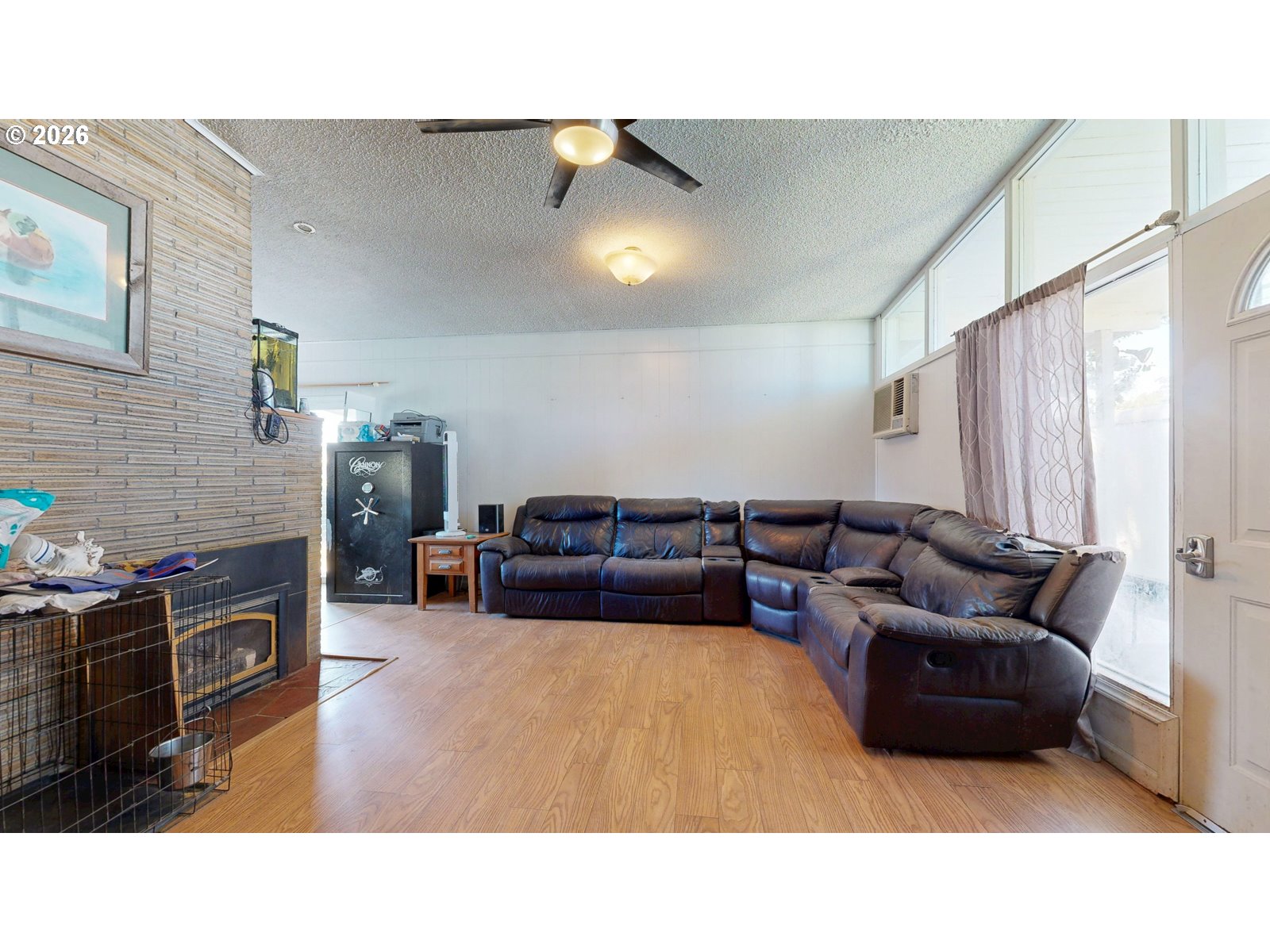 820 Parallel St Property Photo 6