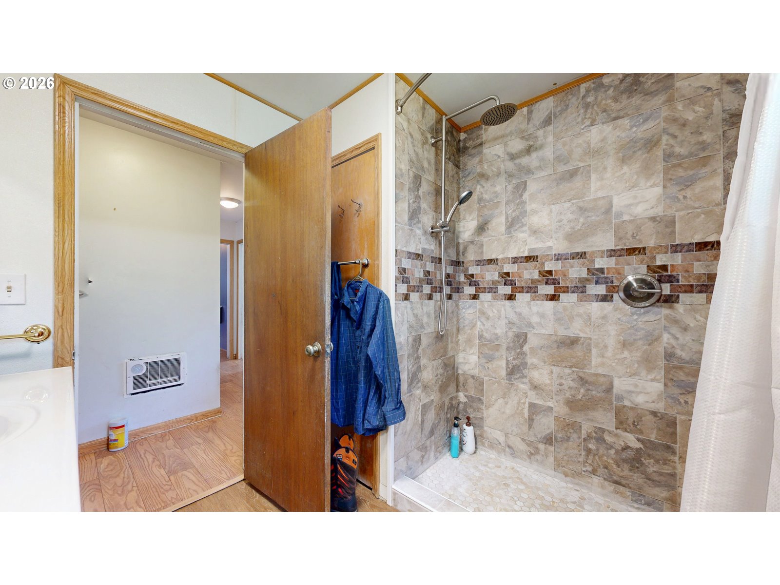 820 Parallel St Property Photo 20