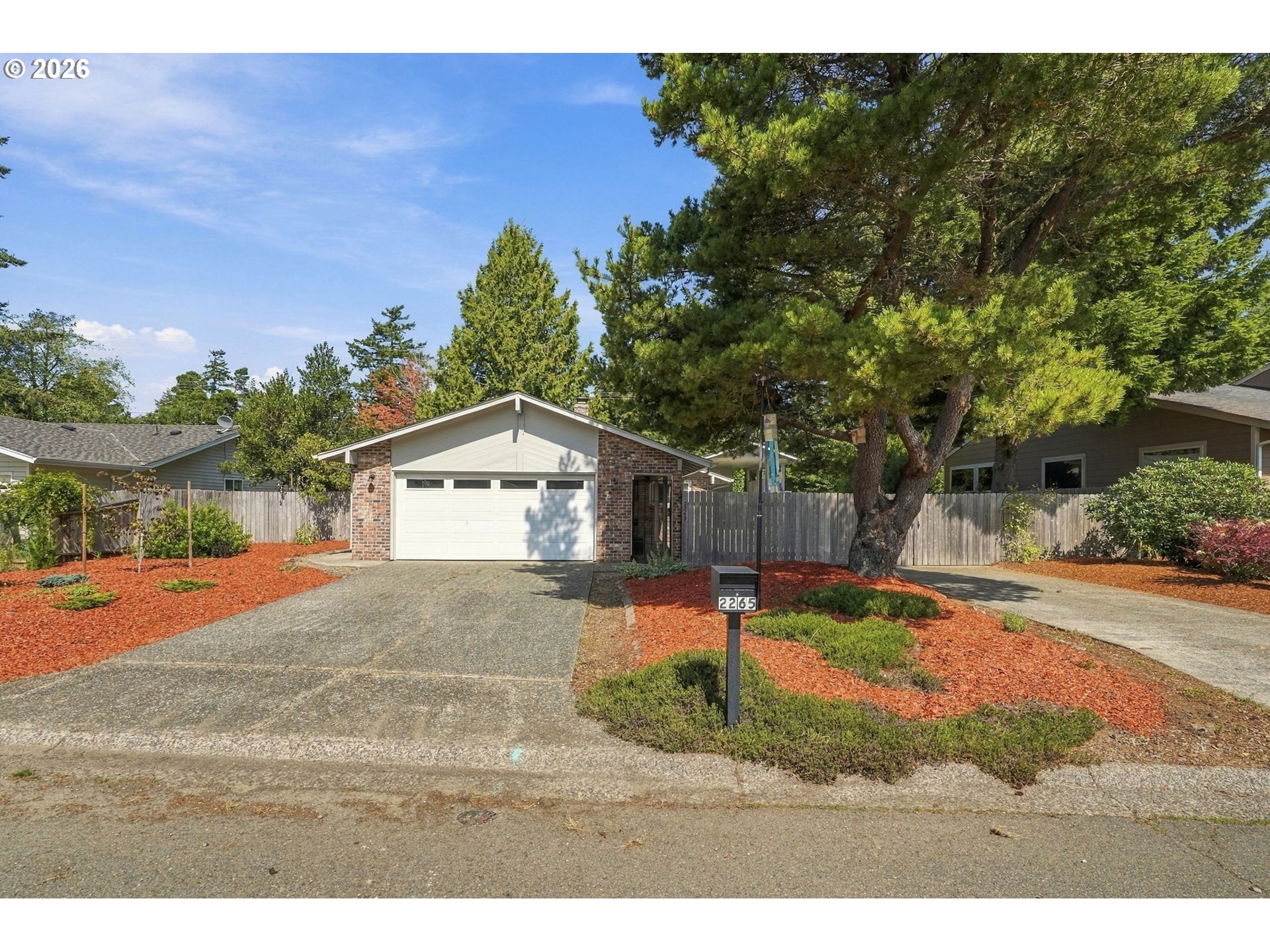 2265 24th St Property Photo 3