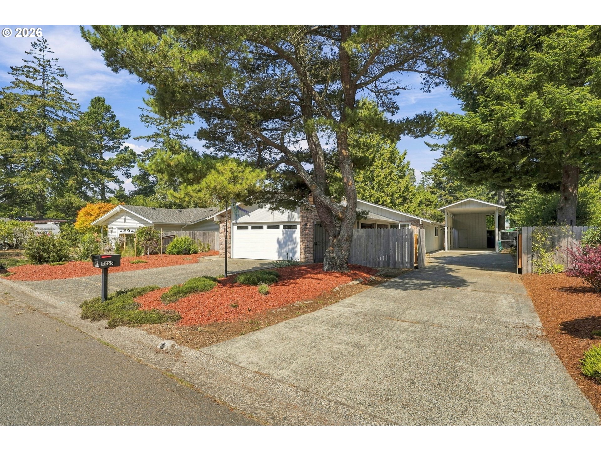 2265 24th St Property Photo 4
