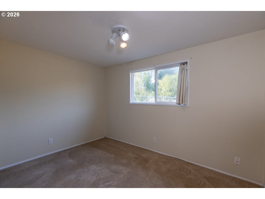 1090 Denise St Se Property Photo 9