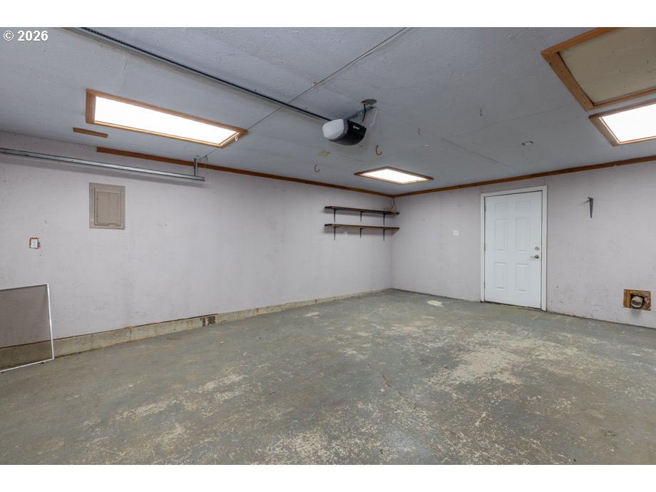 1090 Denise St Se Property Photo 15
