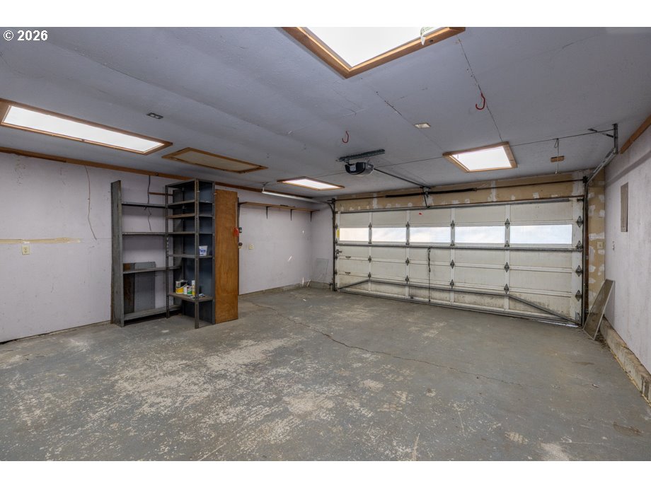 1090 Denise St Se Property Photo 17