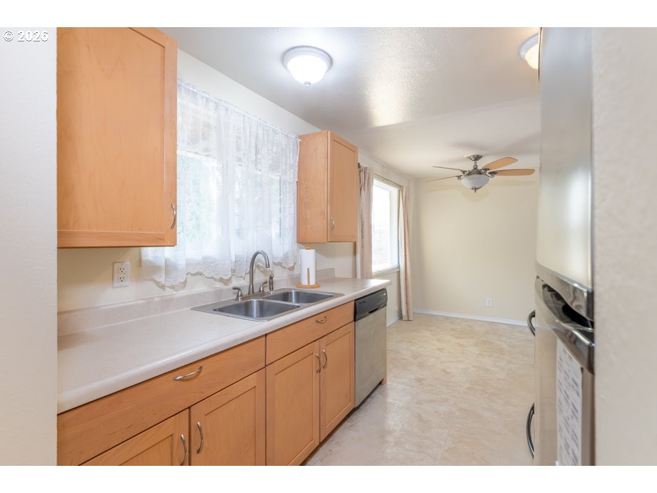 1090 Denise St Se Property Photo 18