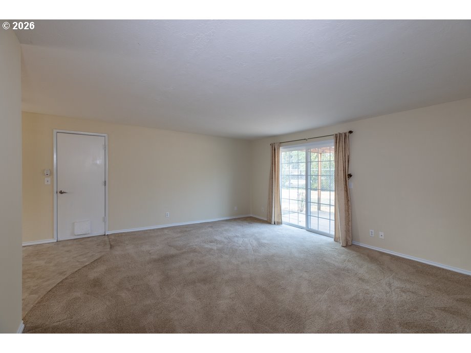 1090 Denise St Se Property Photo 22