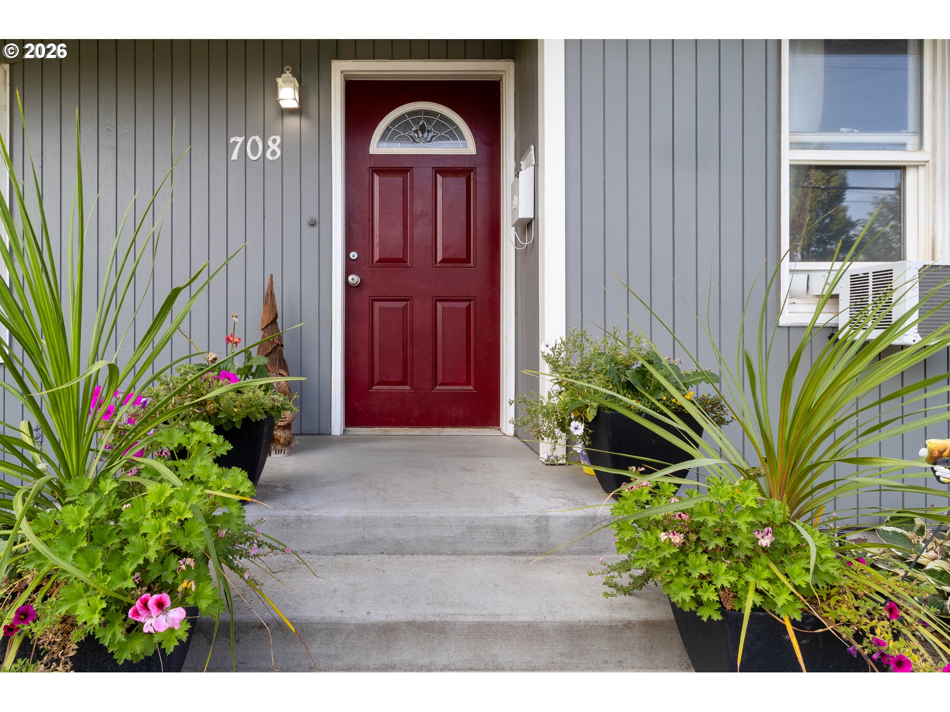 708 Pierce St Property Photo 3