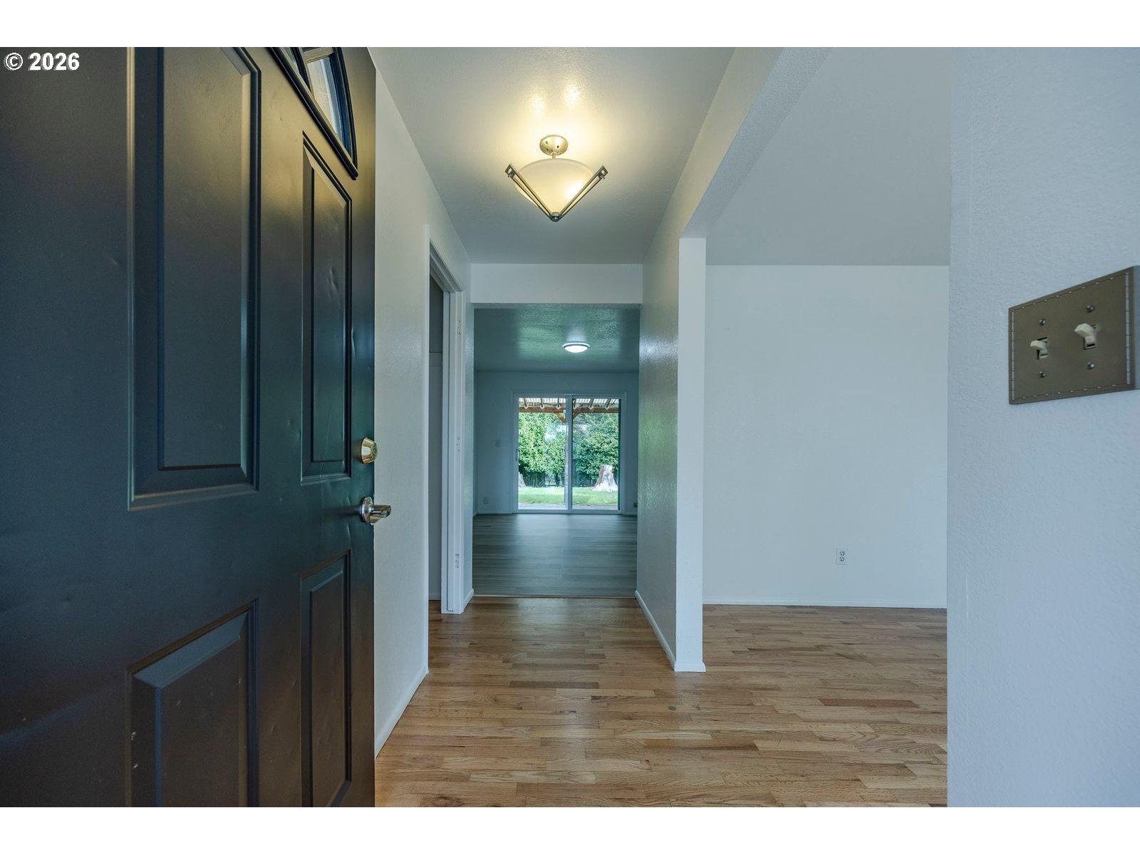 829 Rossmore St Property Photo 8