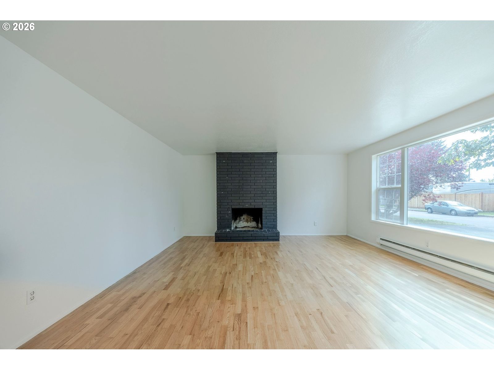 829 Rossmore St Property Photo 9