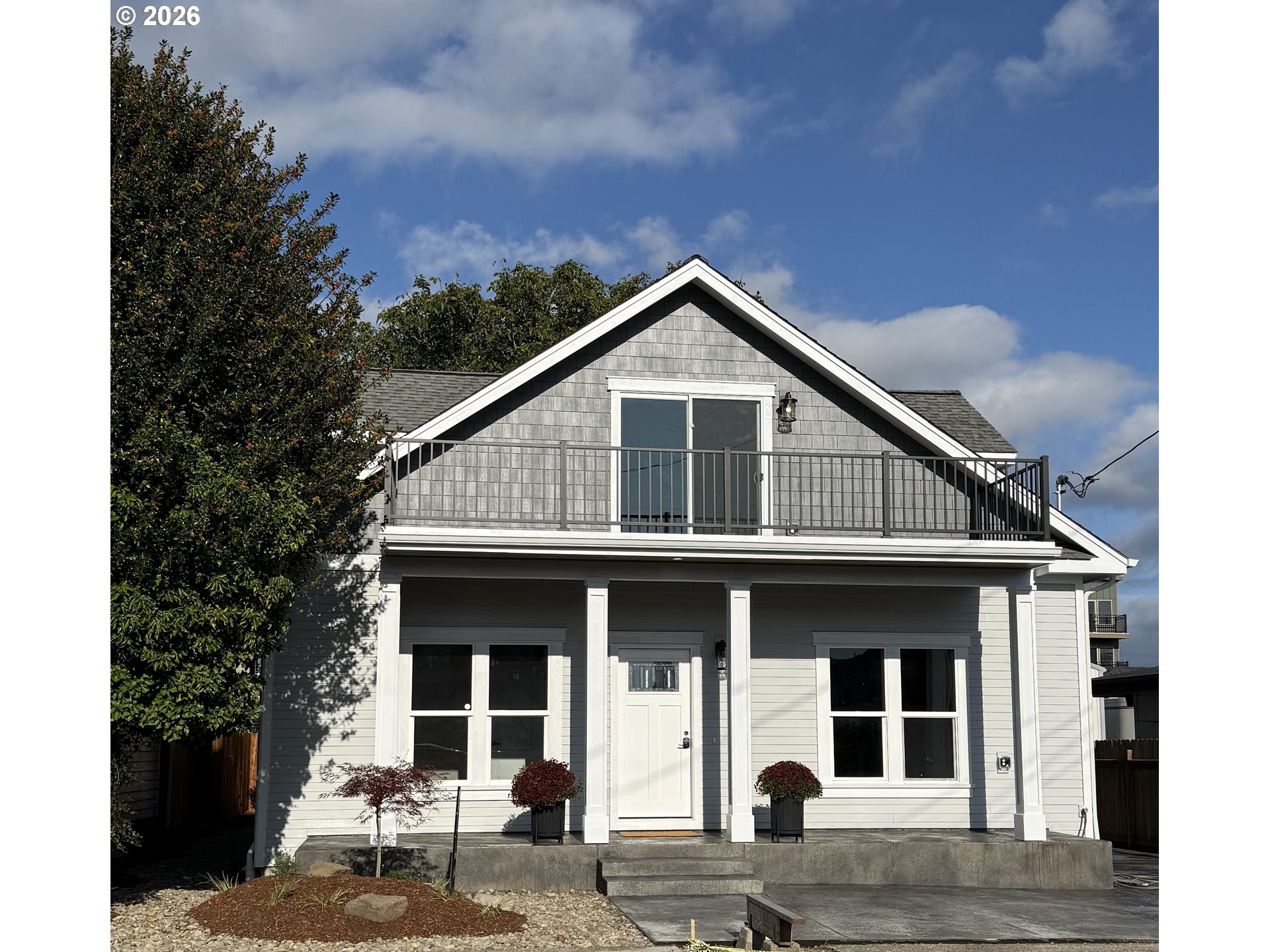 238 OAK ST Property Photo 1