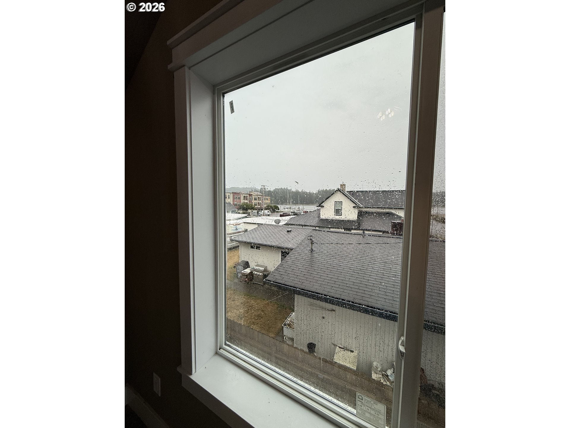 238 Oak St Property Photo 12
