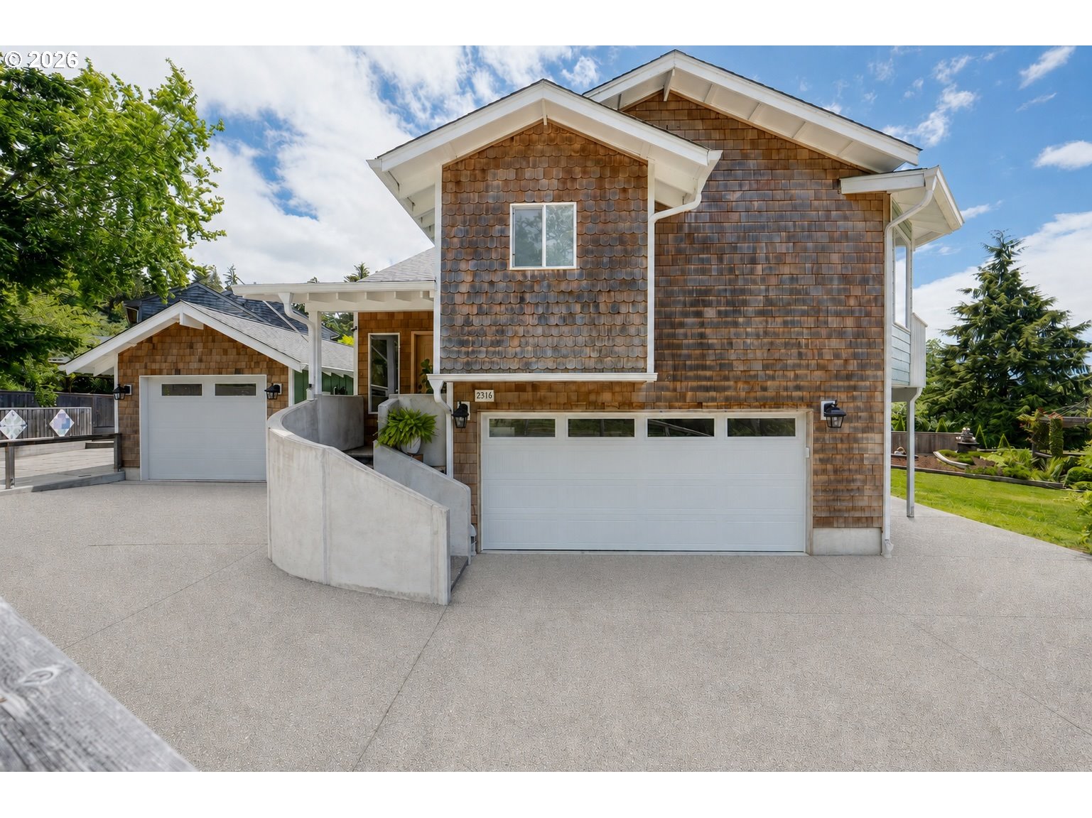 2316 ROYAL VIEW DR Property Photo 1