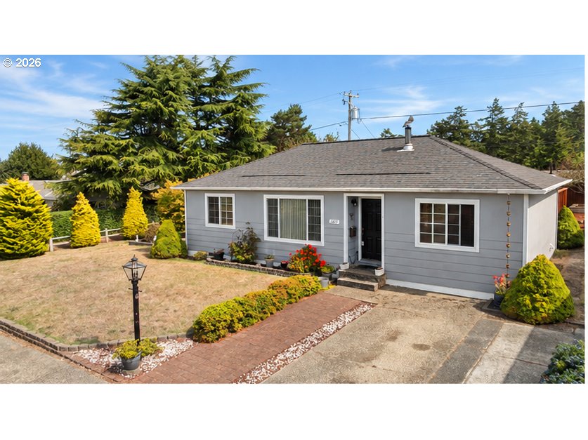 1615 Johnson ST Property Photo 1
