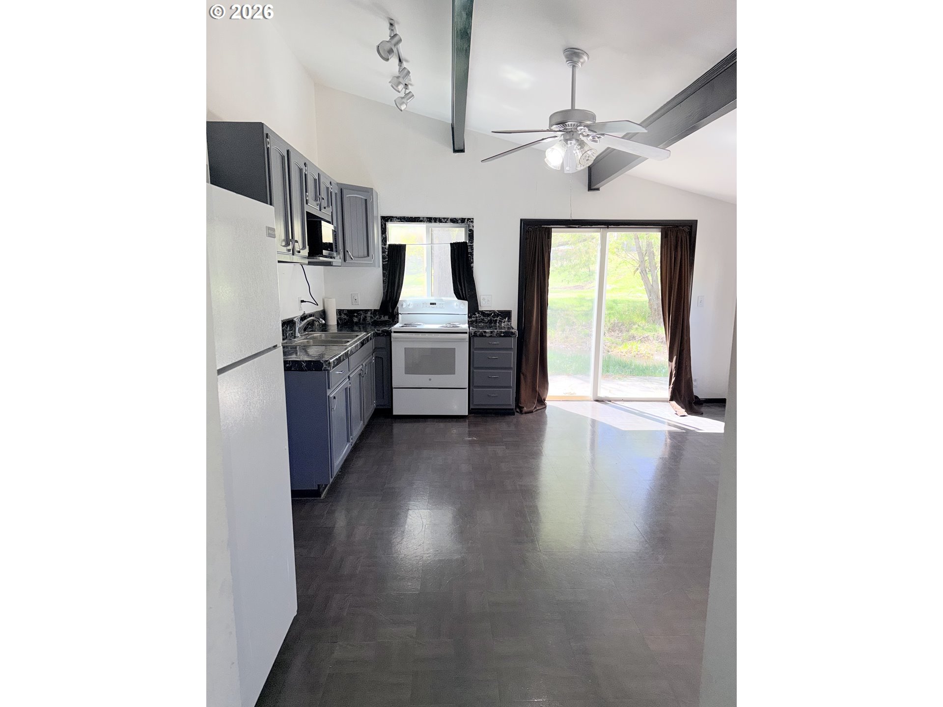 145 Green St Property Photo 25