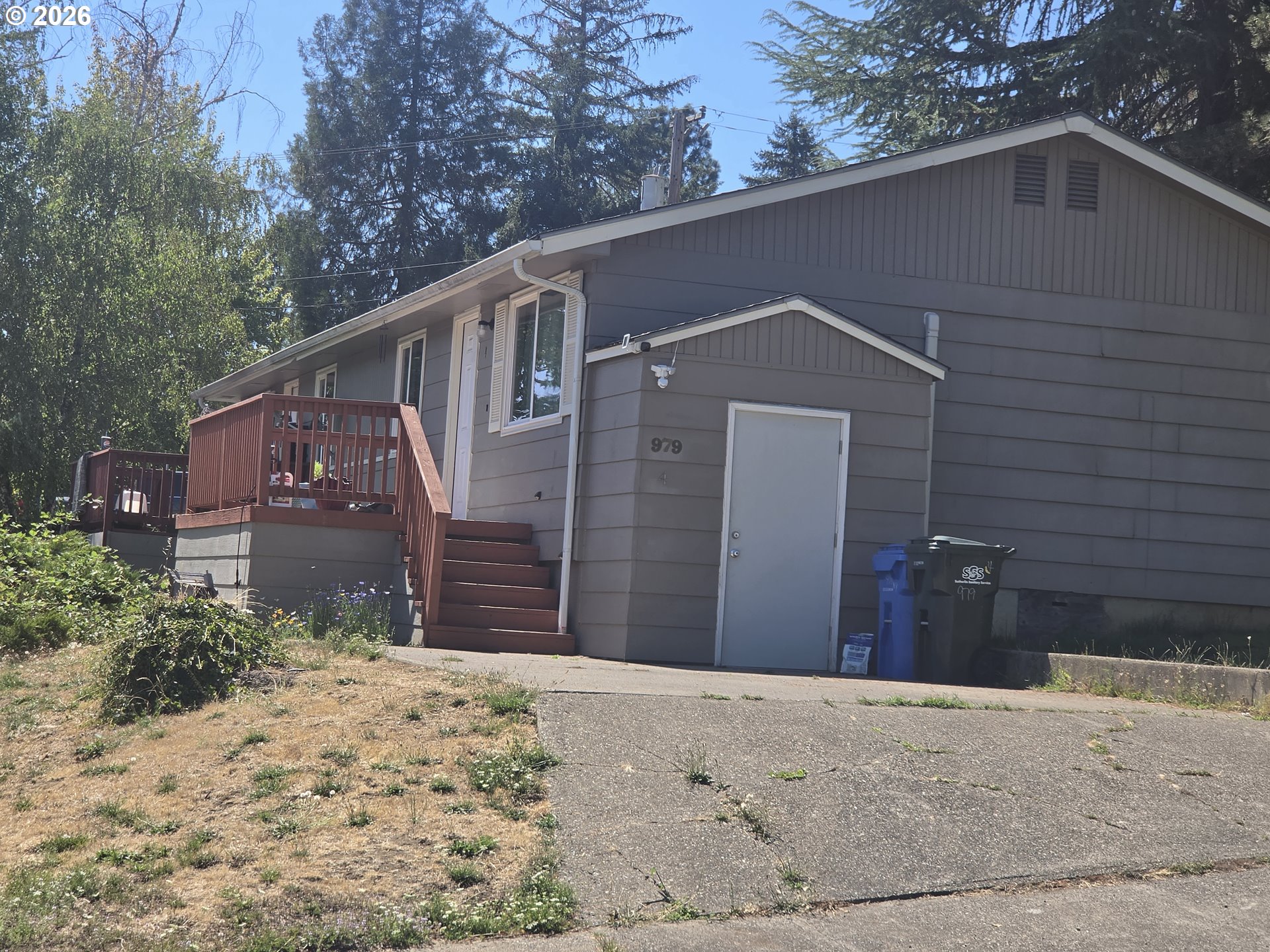 977 E FOURTH AVE Property Photo 1