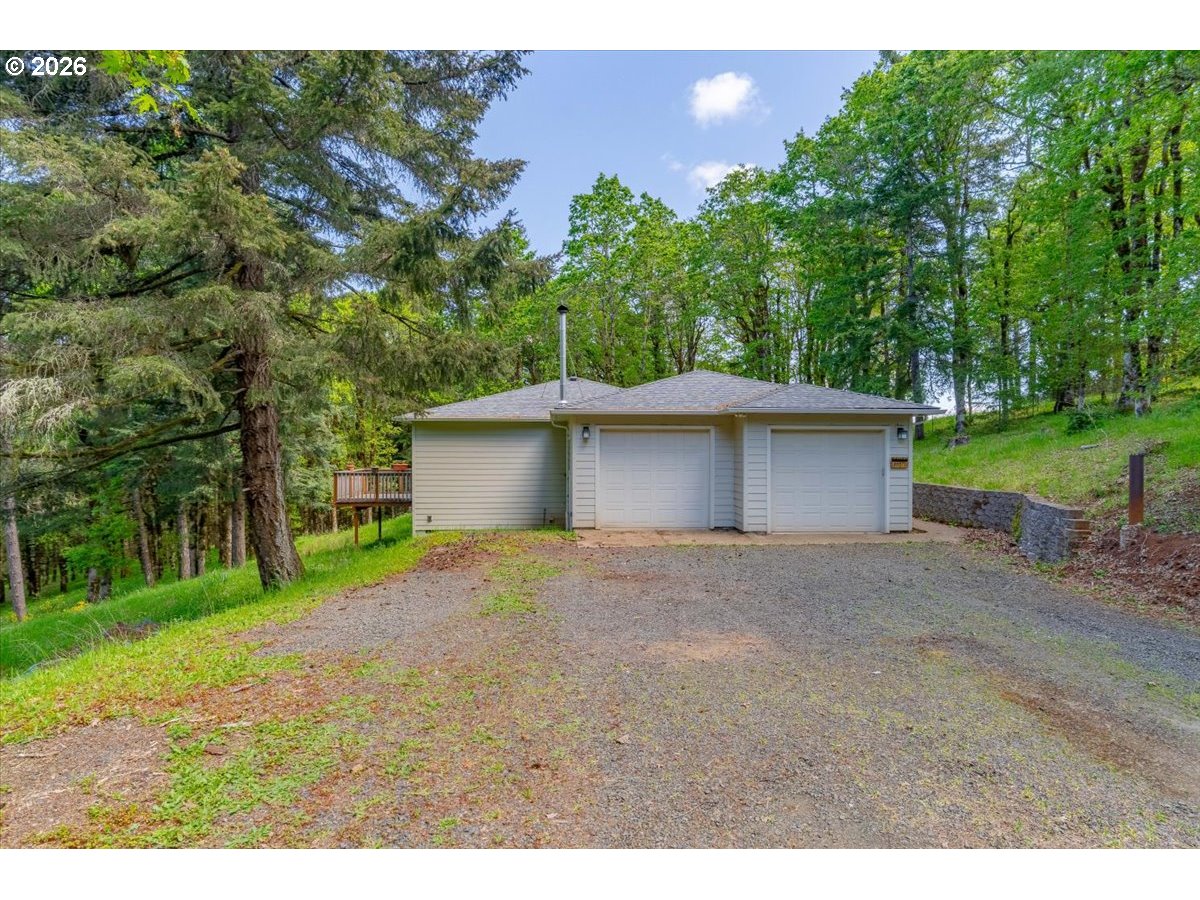 15577 Oakdale Rd Property Photo 1