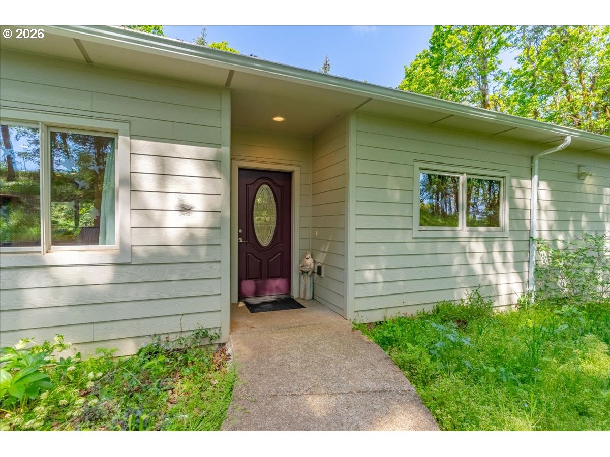 15577 Oakdale Rd Property Photo 3