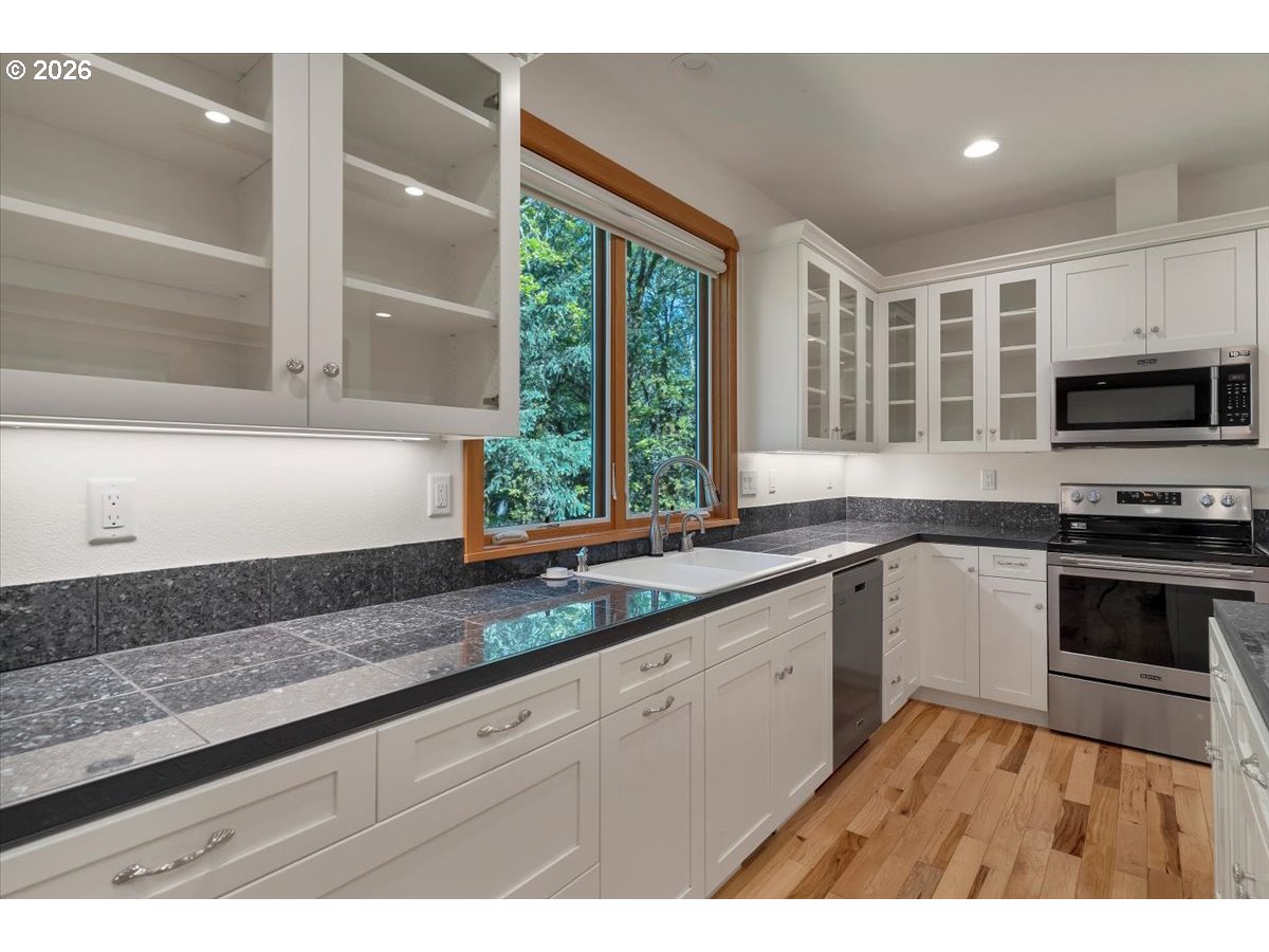 15577 Oakdale Rd Property Photo 11