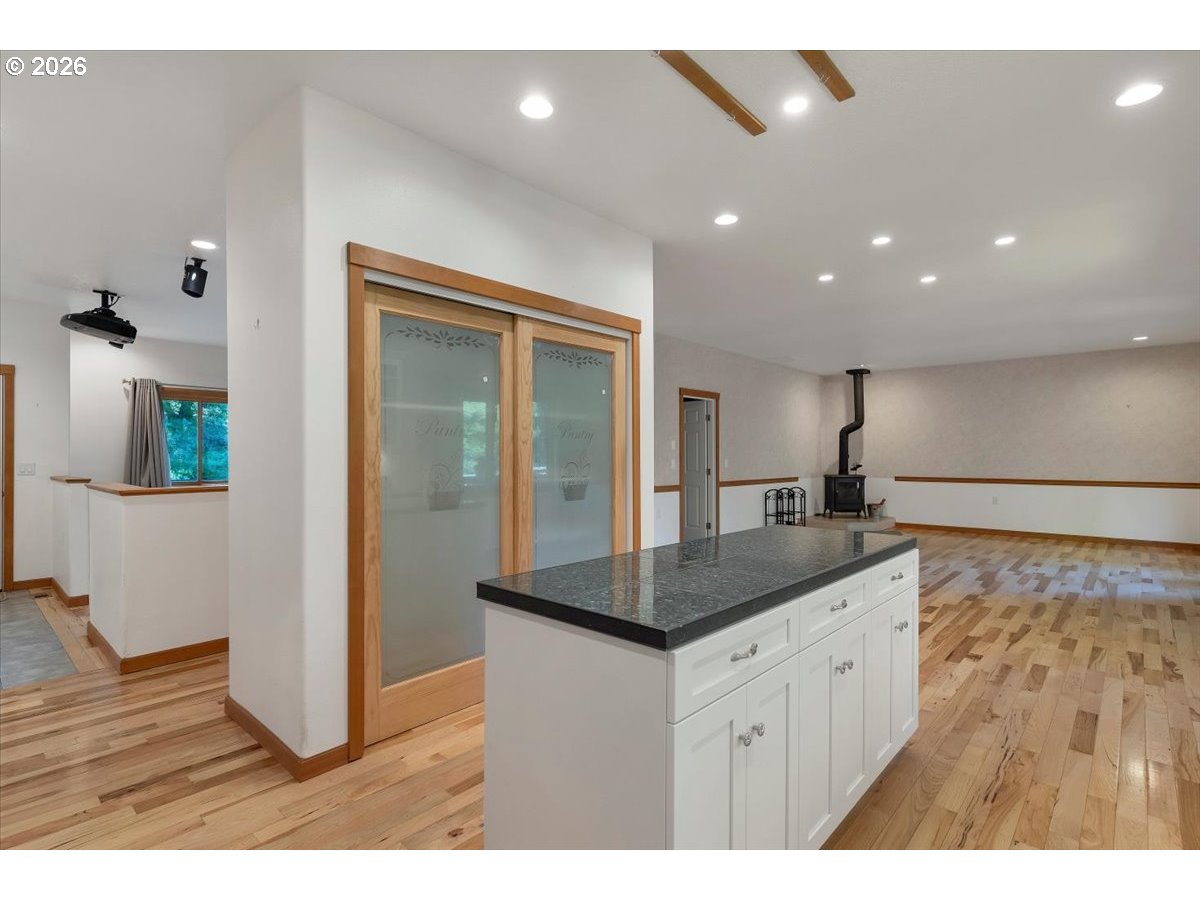 15577 Oakdale Rd Property Photo 13