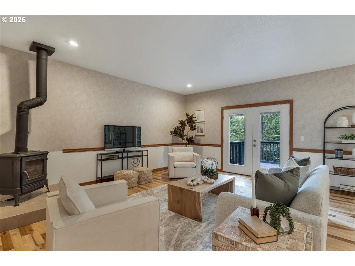 15577 Oakdale Rd Property Photo 18