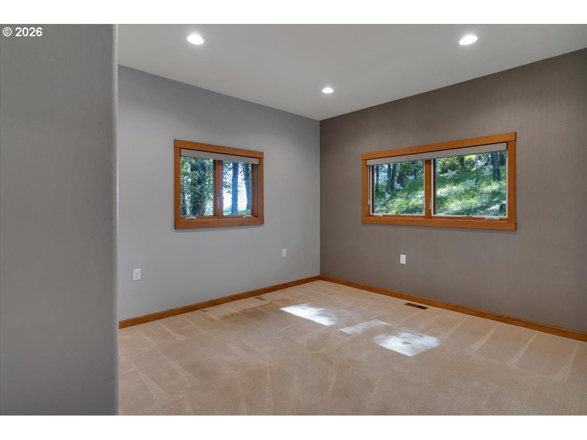 15577 Oakdale Rd Property Photo 24