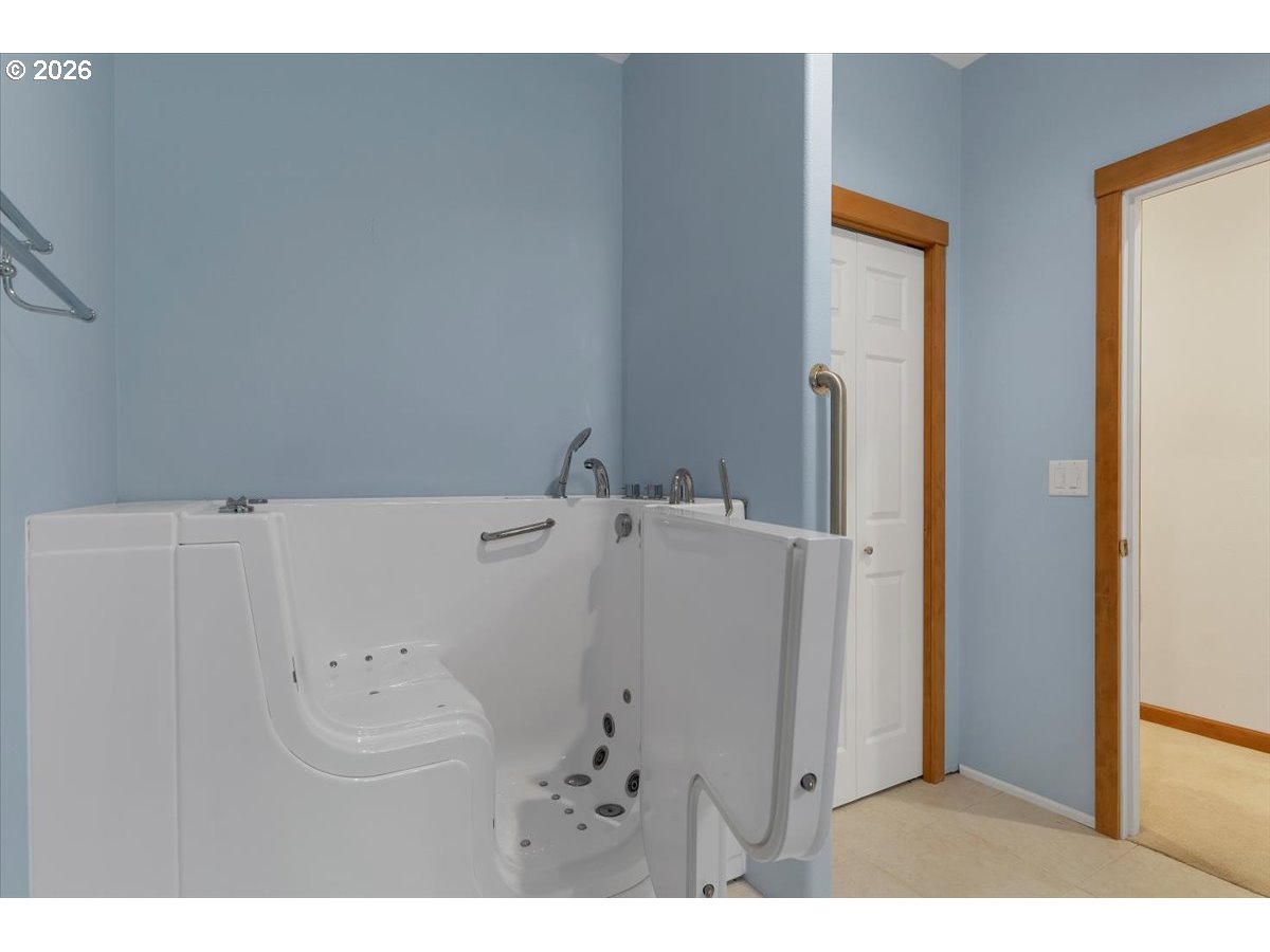 15577 Oakdale Rd Property Photo 29