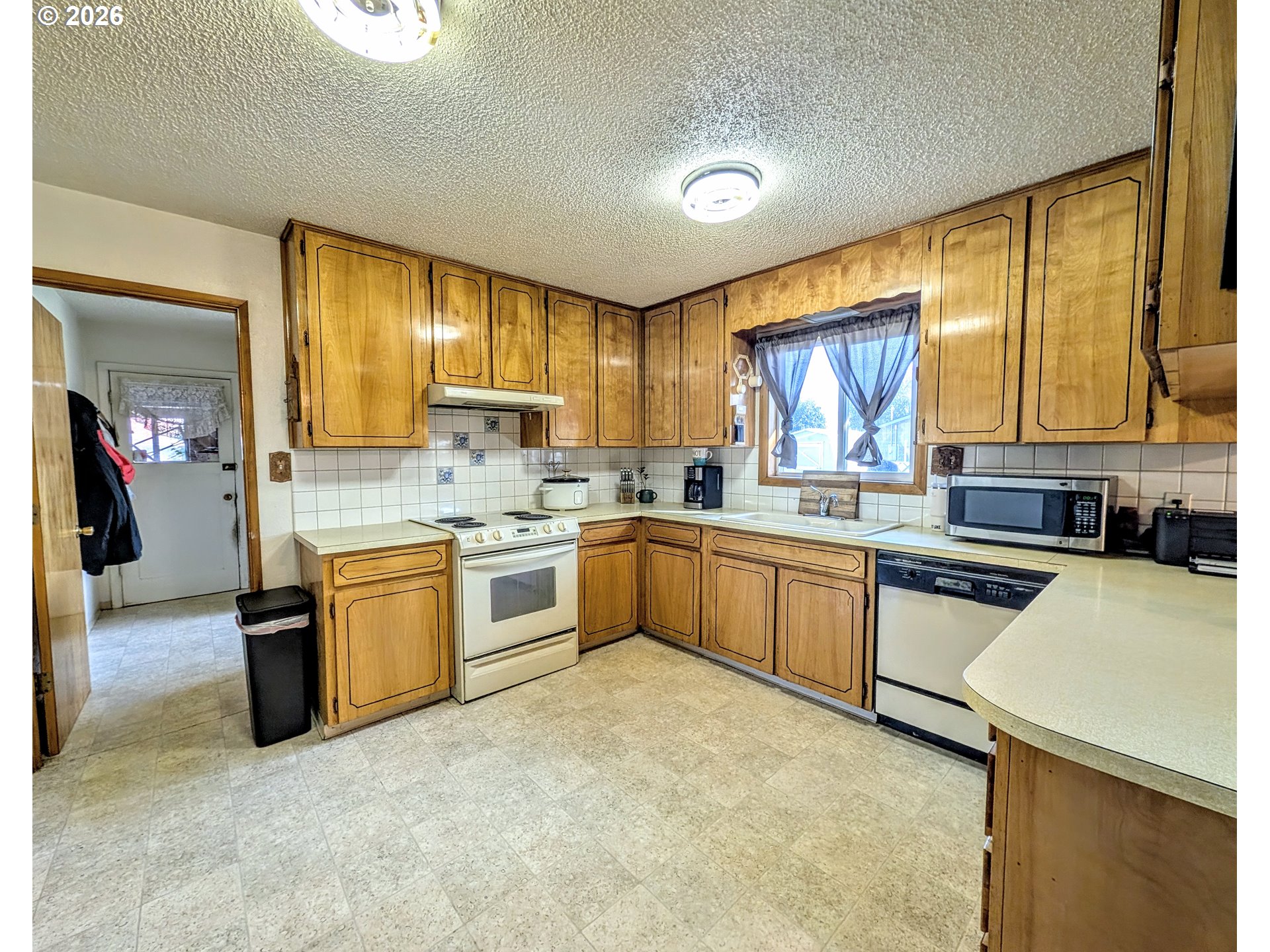 10301 Emily Dr Property Photo 6
