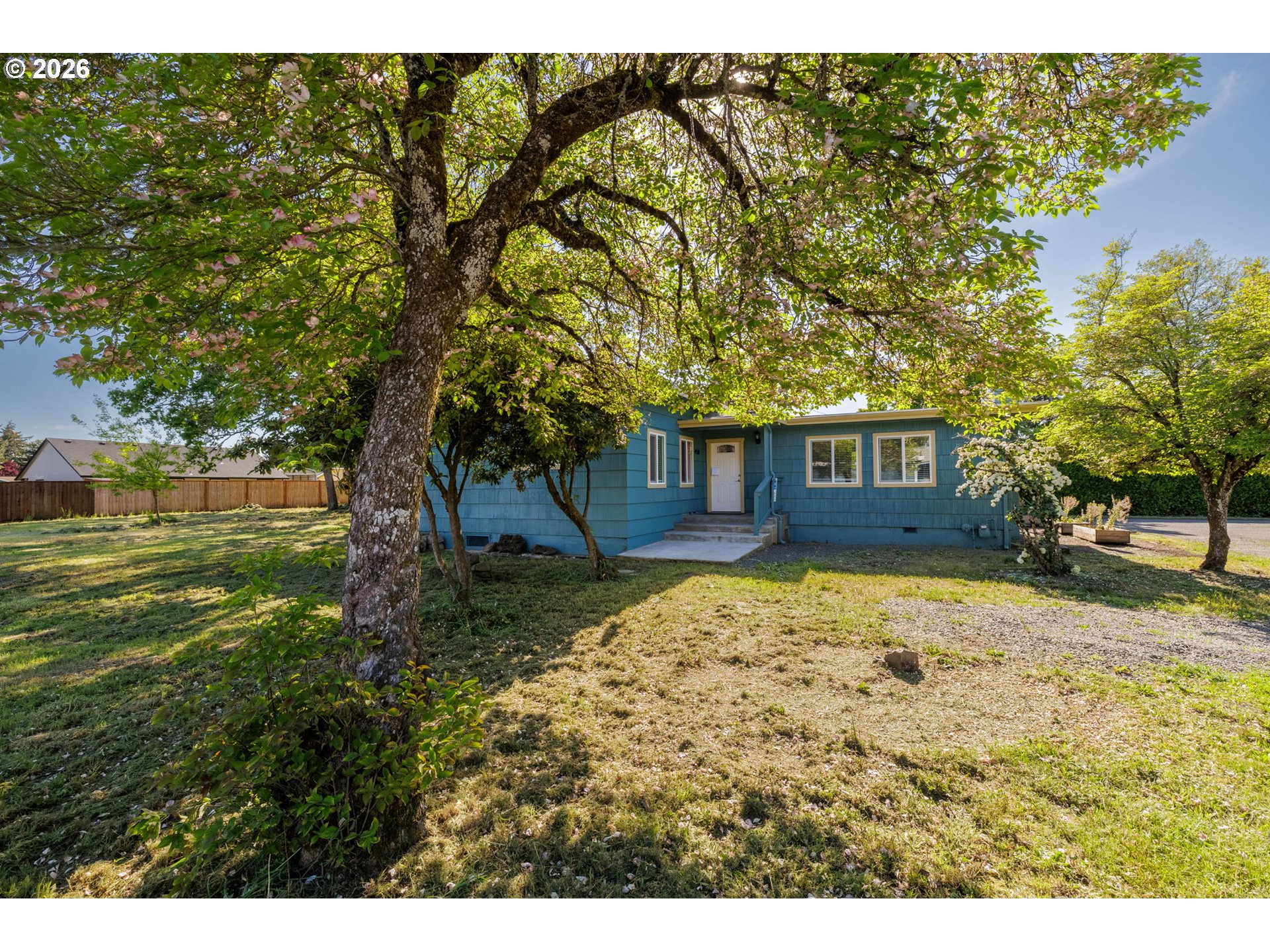 450 Hunsaker LN Property Photo 1