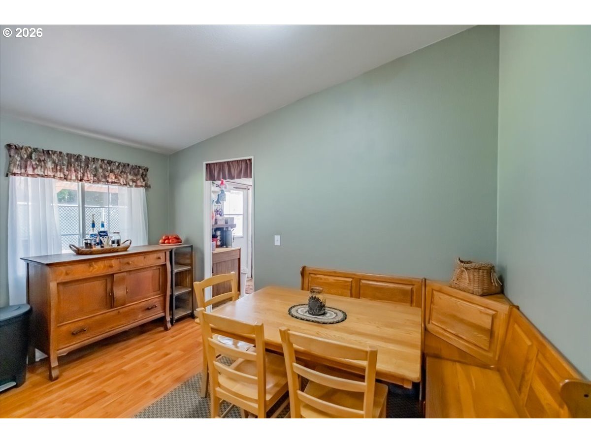 43077 N River Dr Property Photo 11