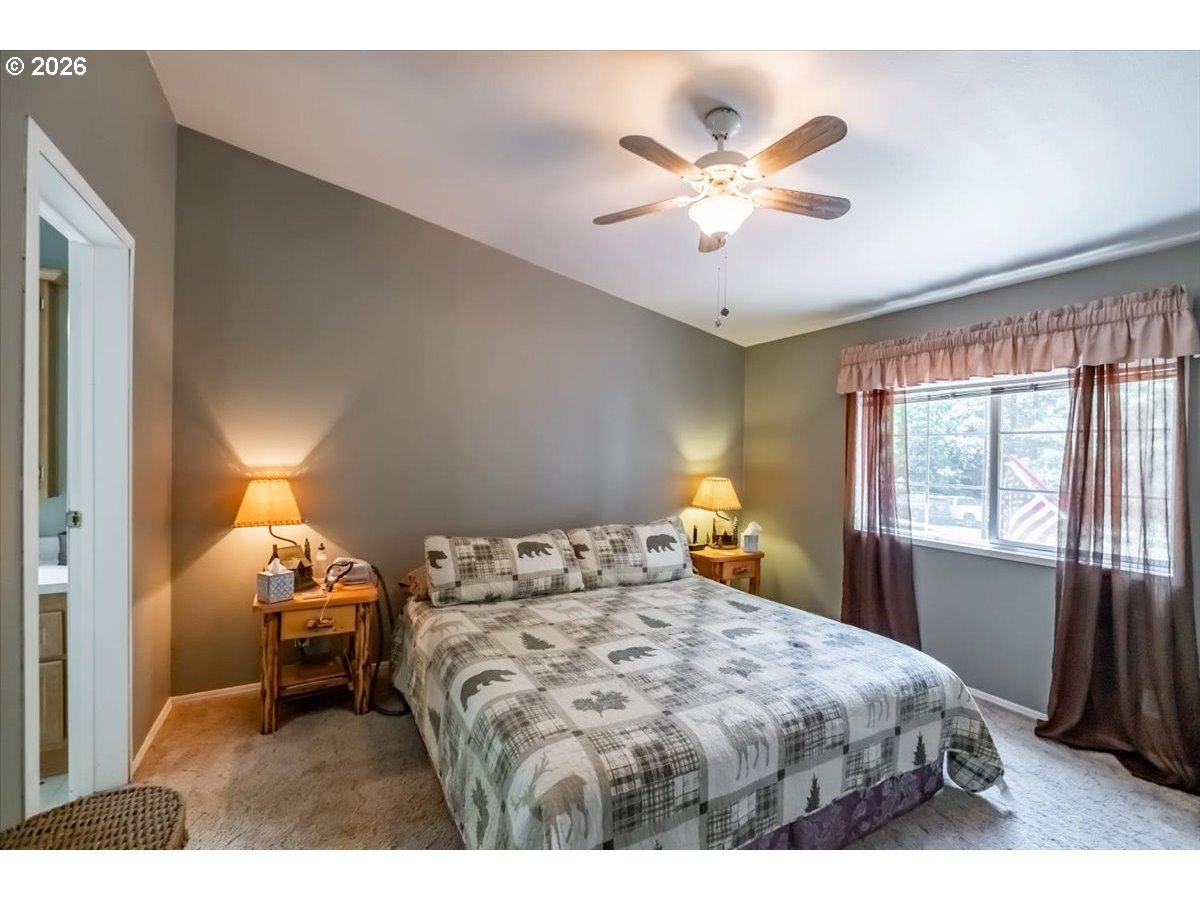 43077 N River Dr Property Photo 12