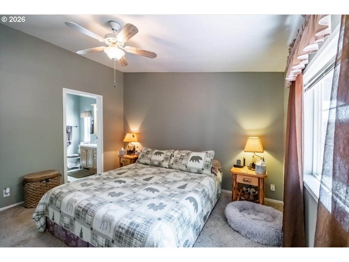 43077 N River Dr Property Photo 13
