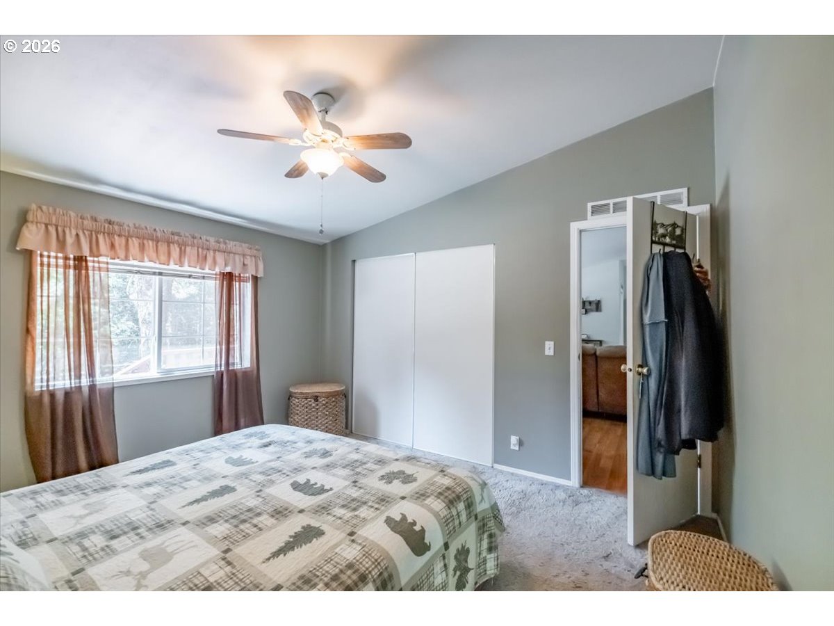 43077 N River Dr Property Photo 15