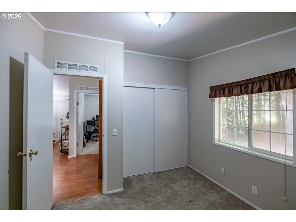 43077 N River Dr Property Photo 18