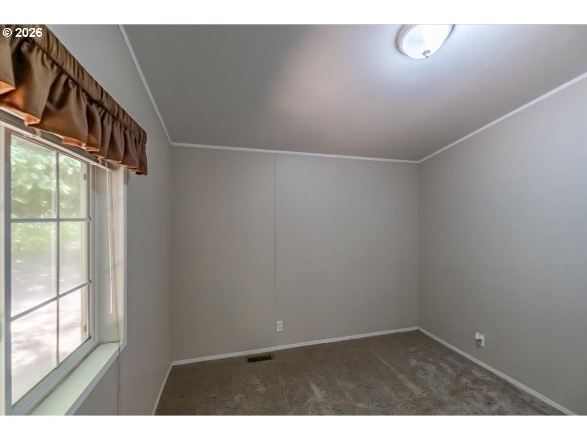 43077 N River Dr Property Photo 19