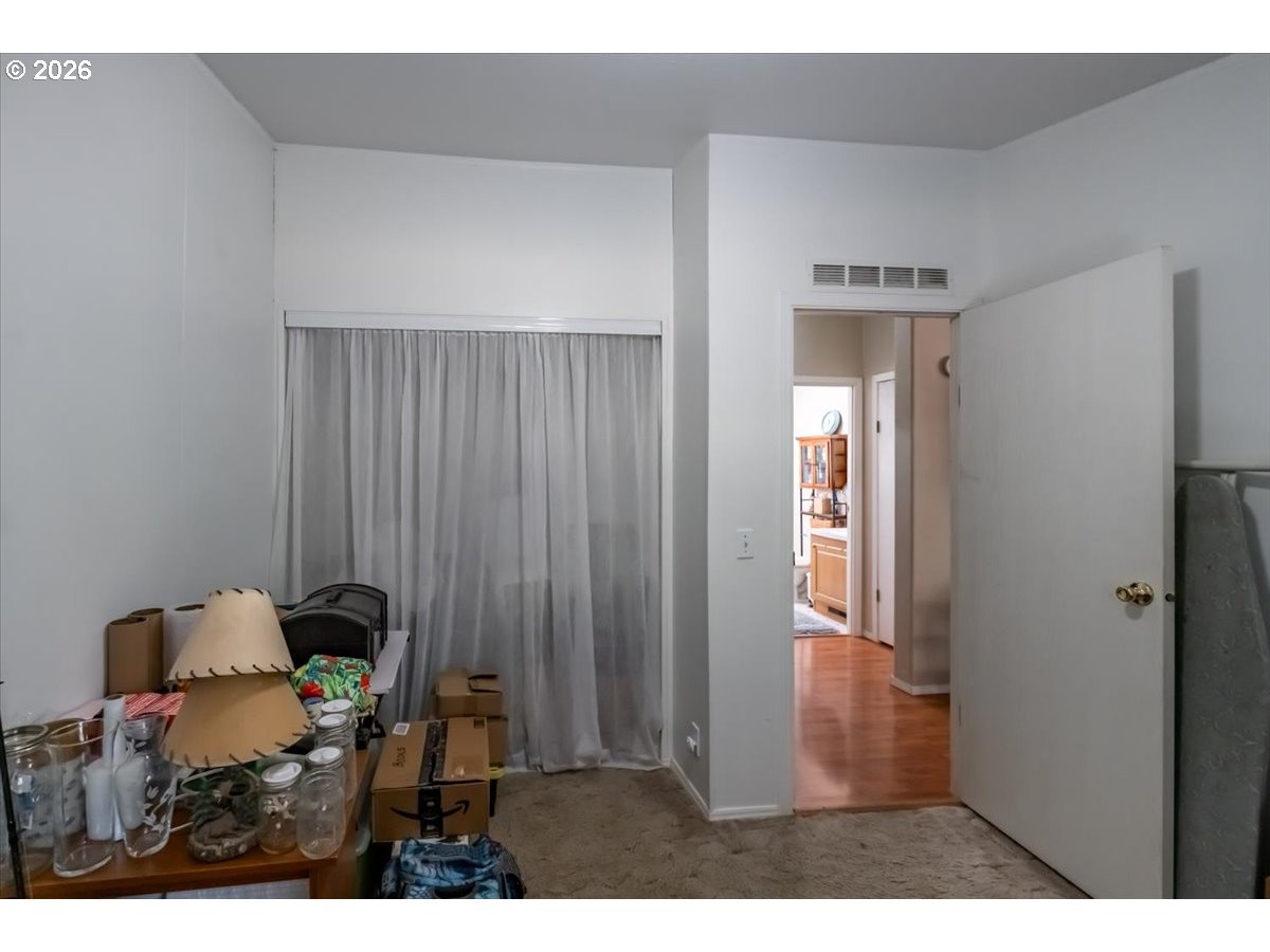 43077 N River Dr Property Photo 21