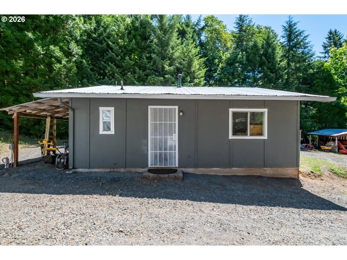 43077 N River Dr Property Photo 31