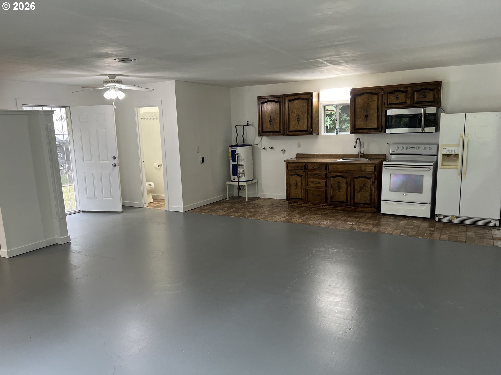 43077 N River Dr Property Photo 32