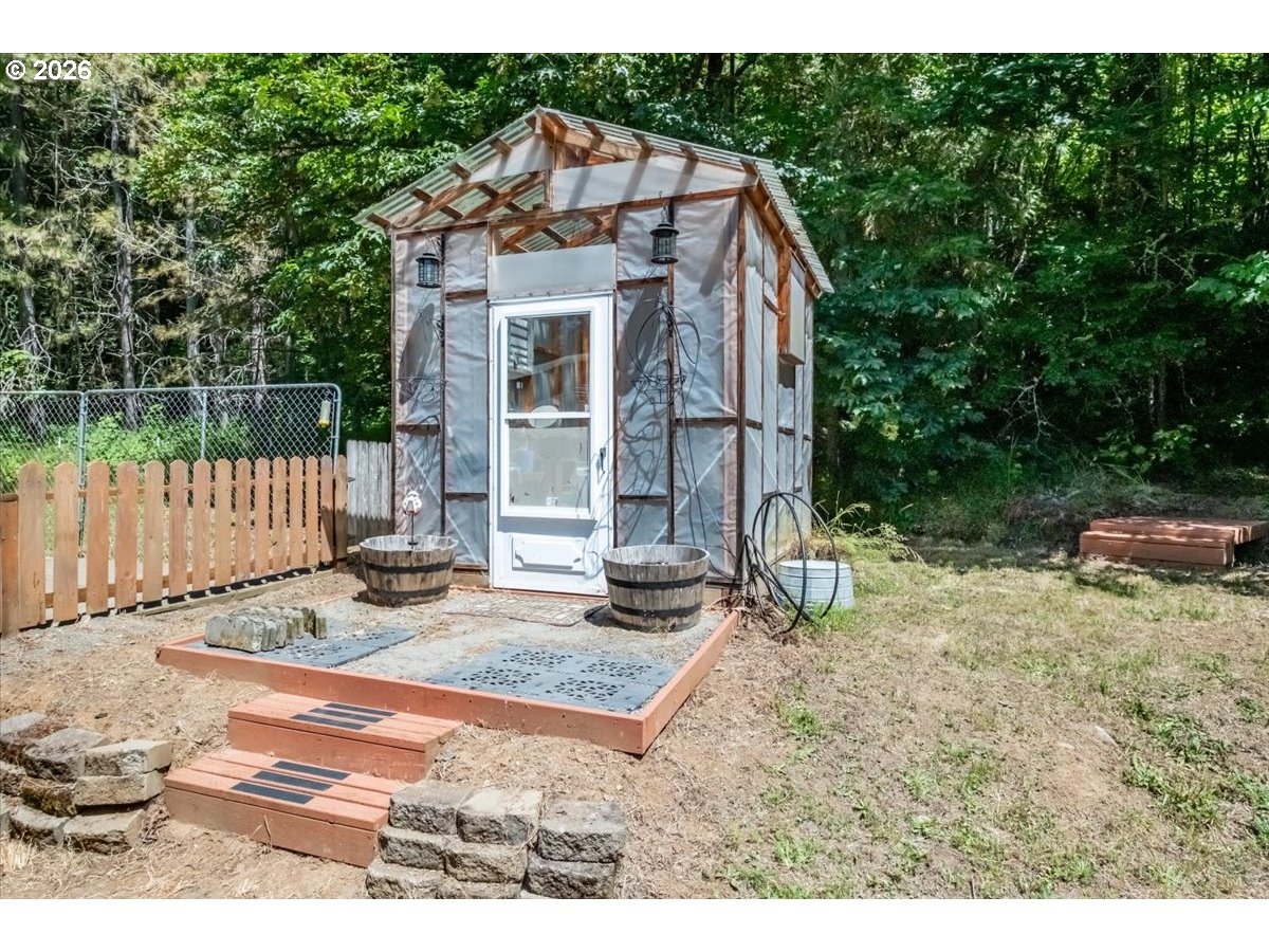 43077 N River Dr Property Photo 34