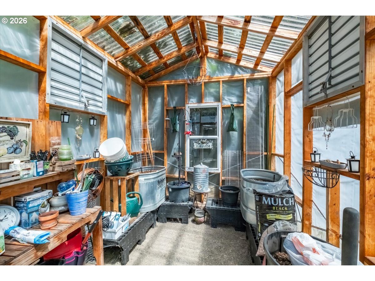 43077 N River Dr Property Photo 35
