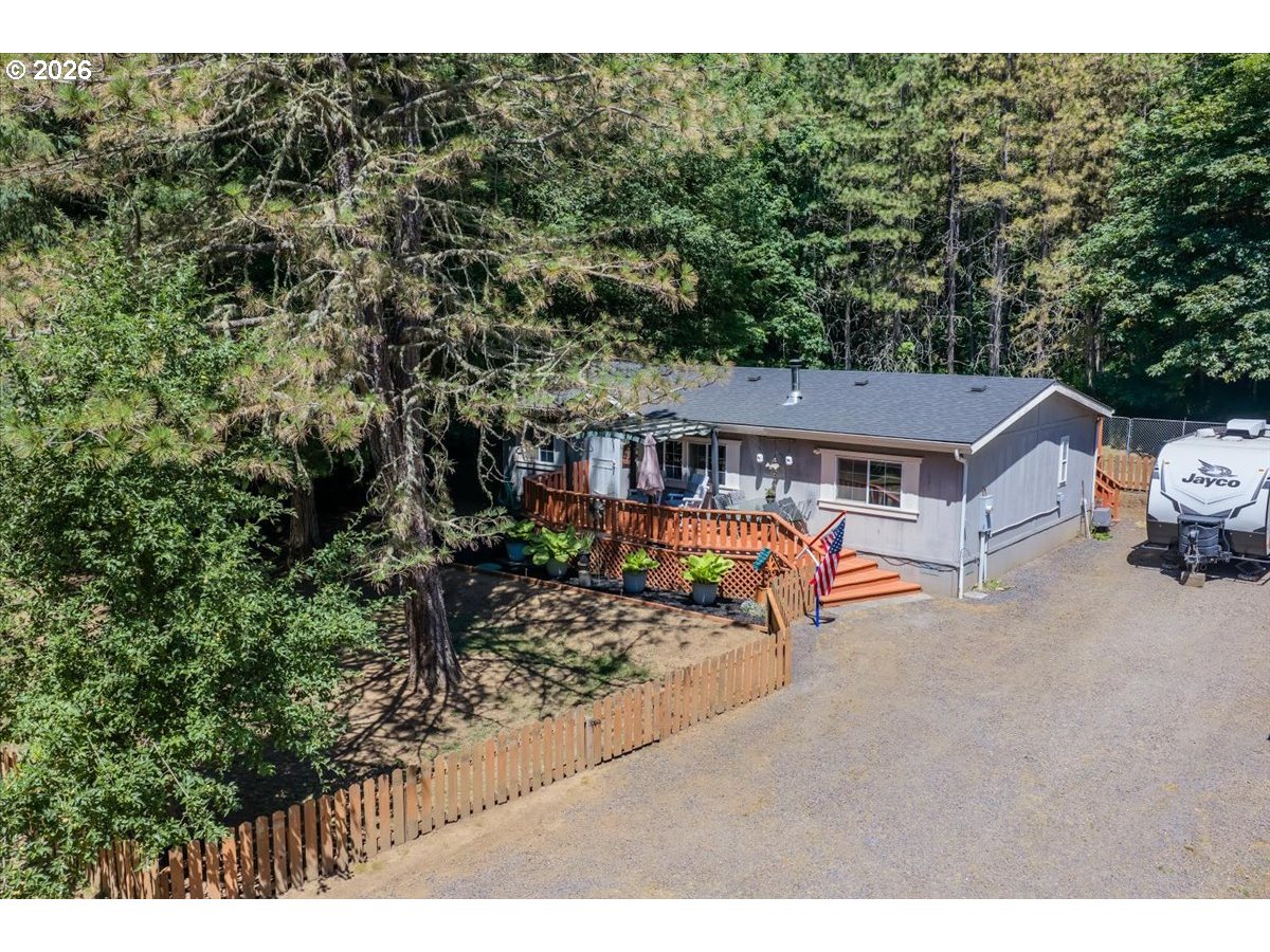 43077 N River Dr Property Photo 37