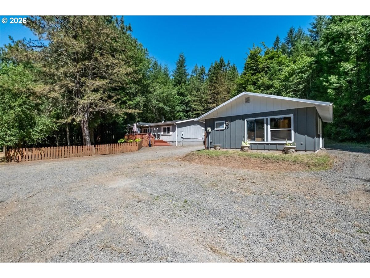 43077 N River Dr Property Photo 45