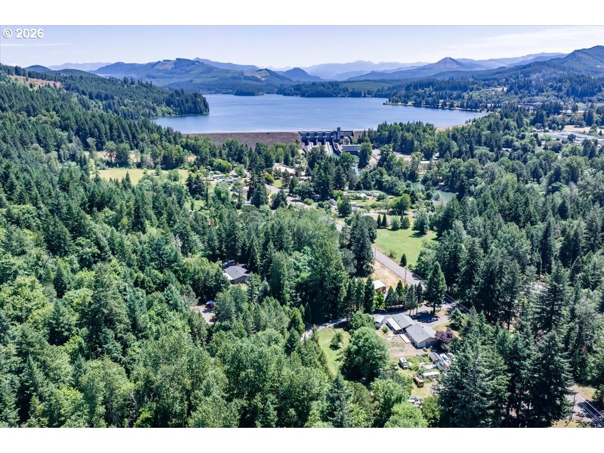 43077 N River Dr Property Photo 48
