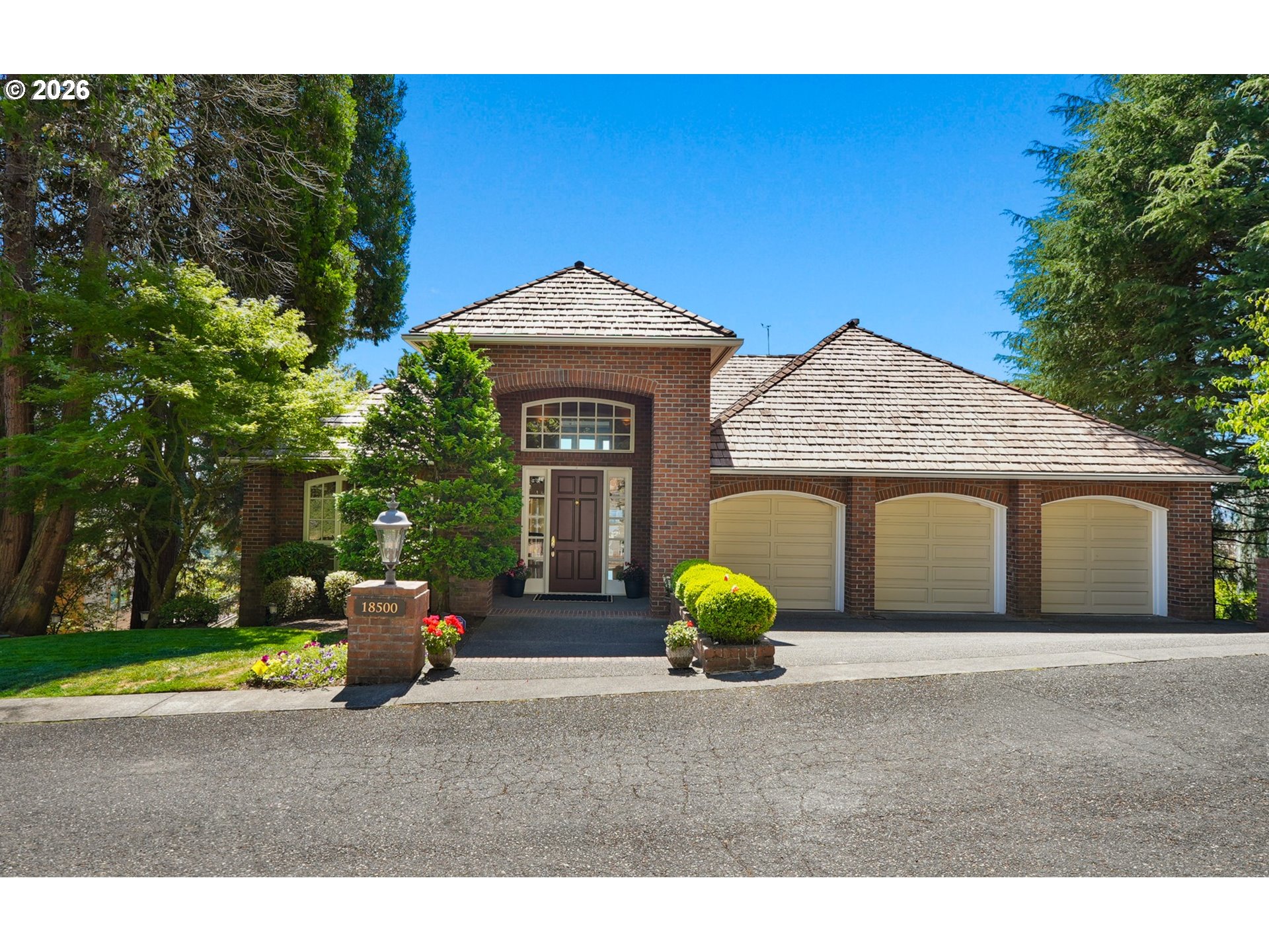 18500 RAY RIDGE DR Property Photo 1
