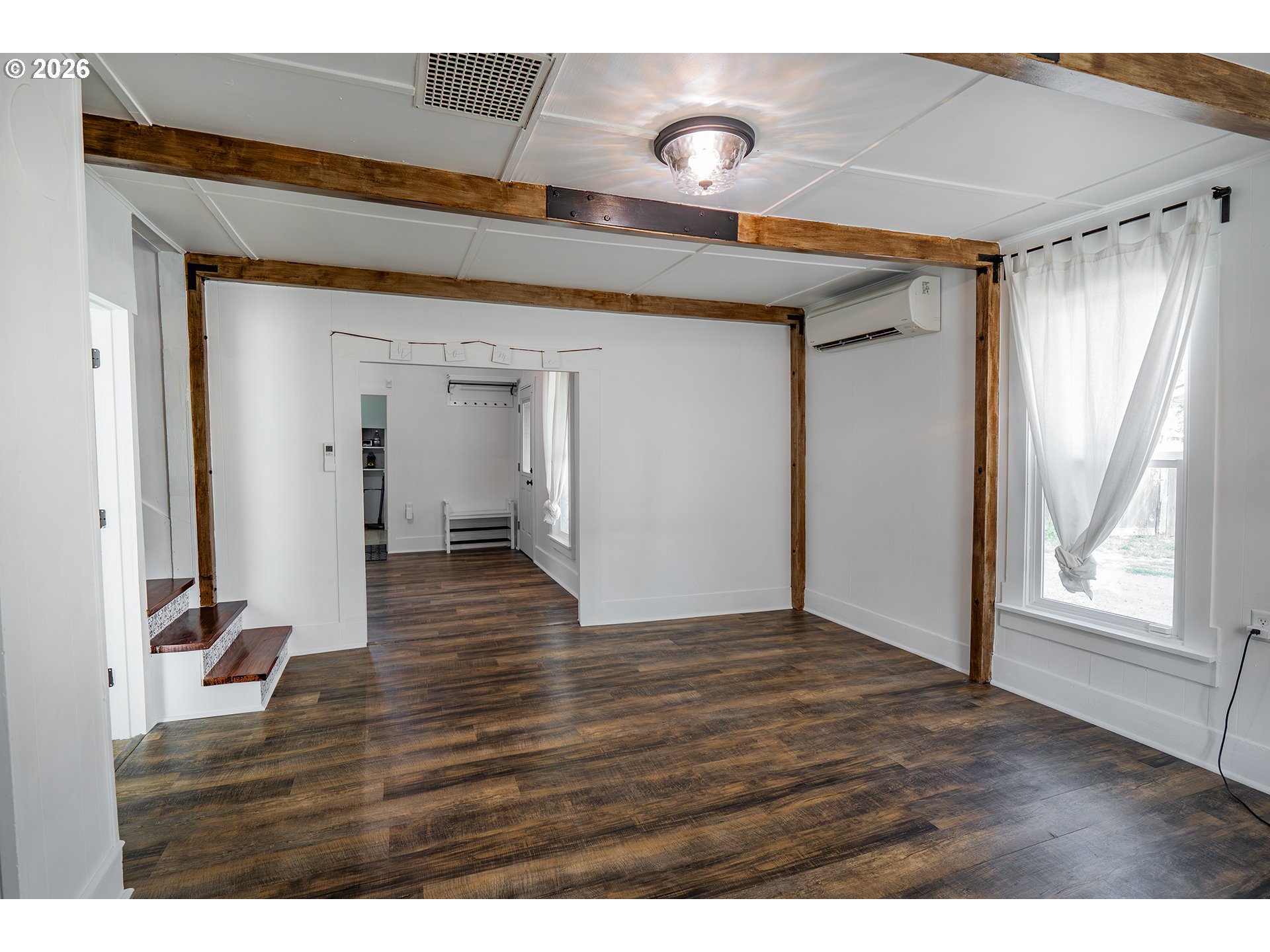 126 E Madison Ave Property Photo 4