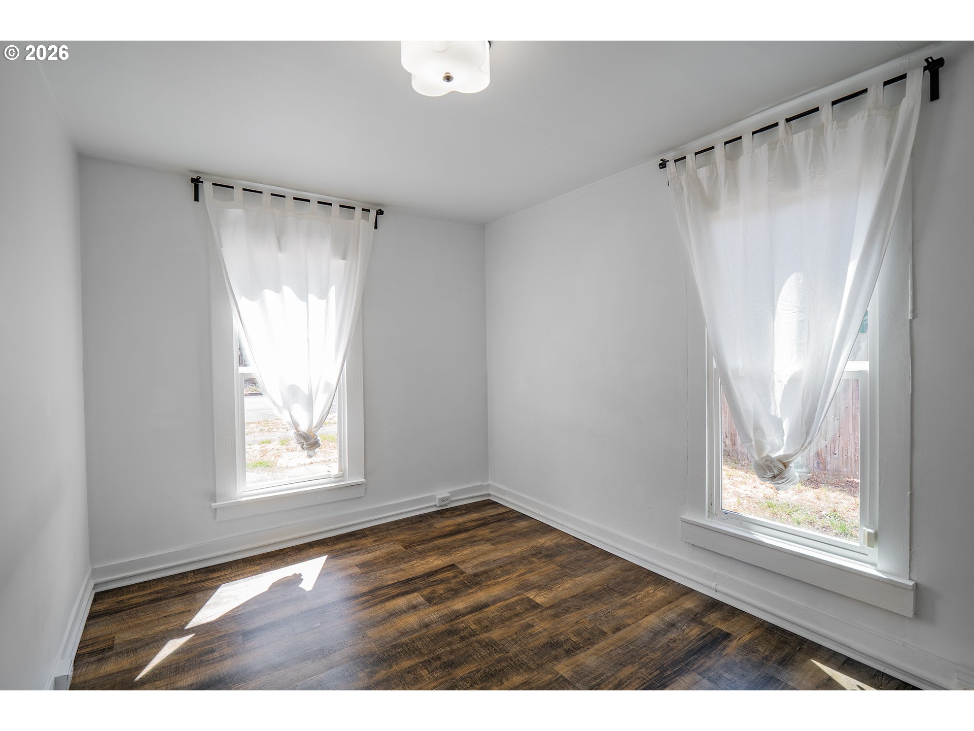 126 E Madison Ave Property Photo 7