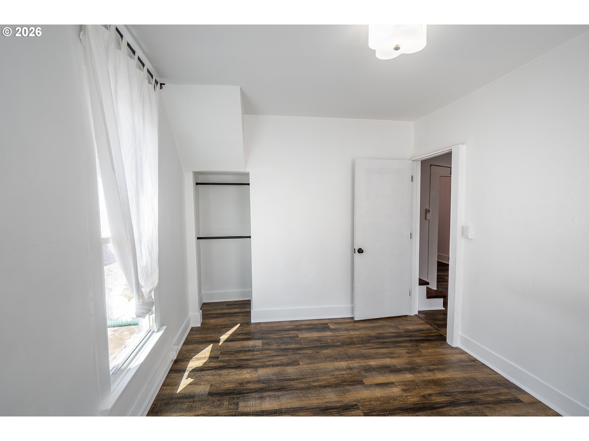 126 E Madison Ave Property Photo 8