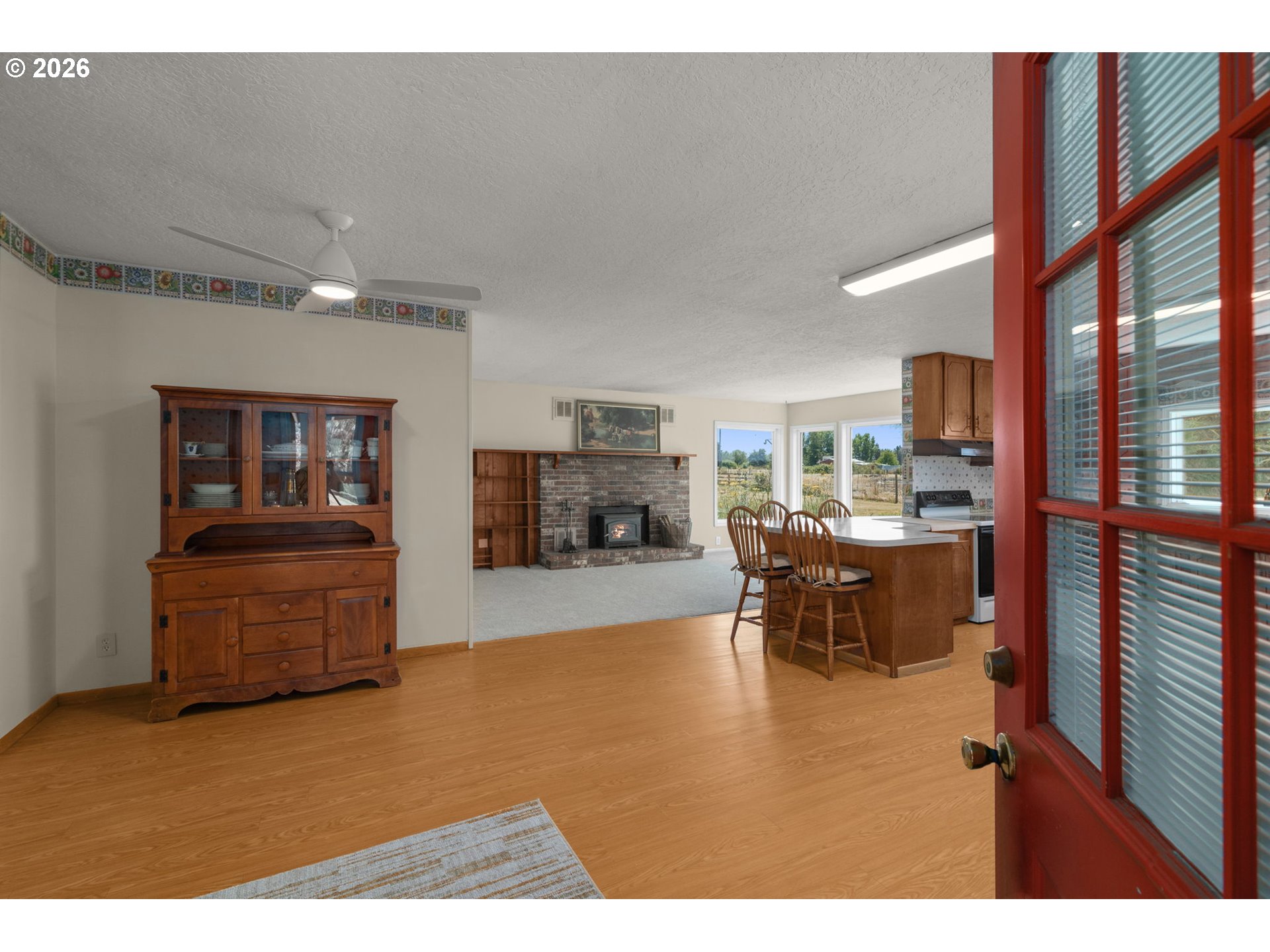 5704 Keene Rd Ne Property Photo 9