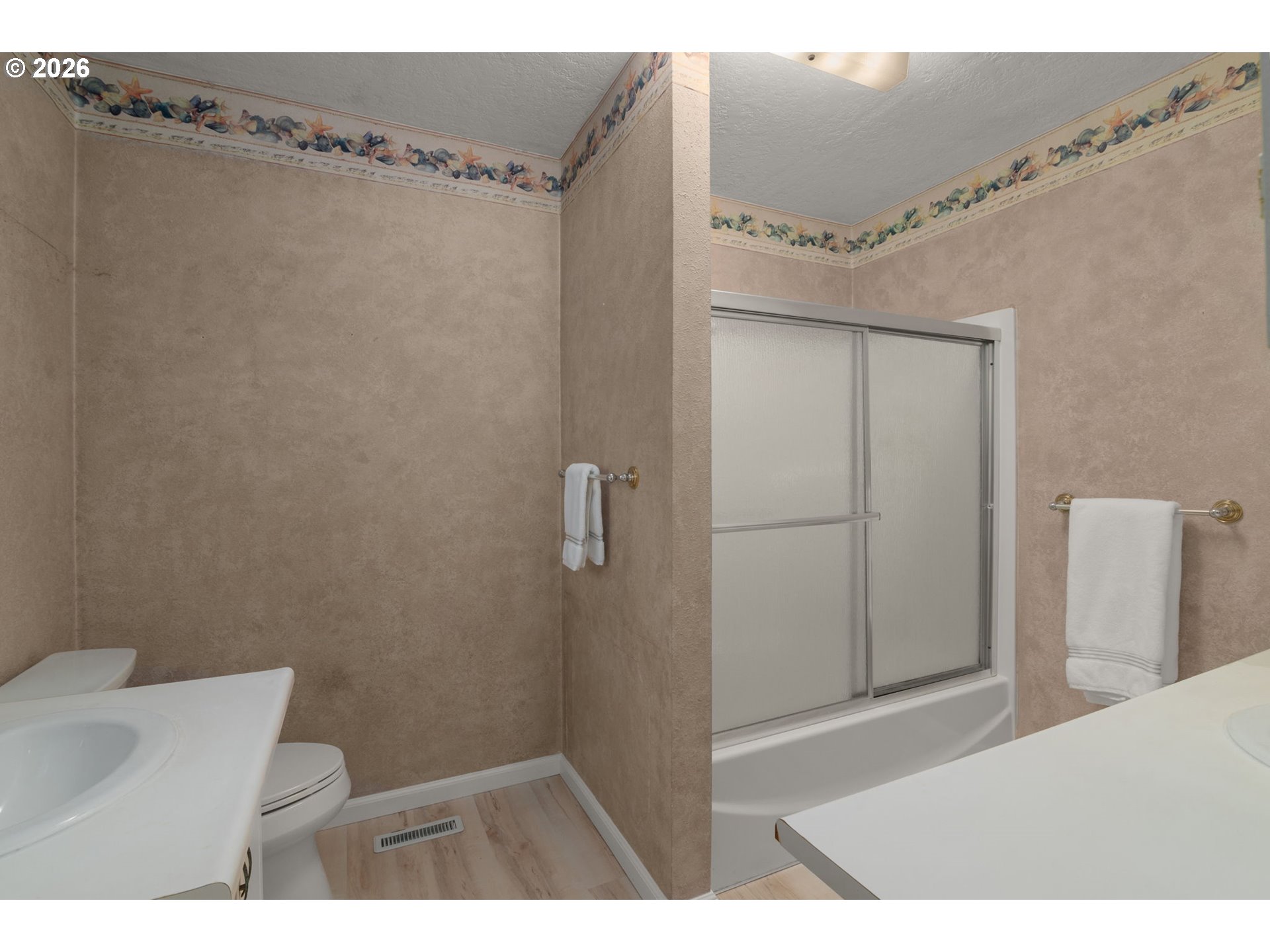5704 Keene Rd Ne Property Photo 18