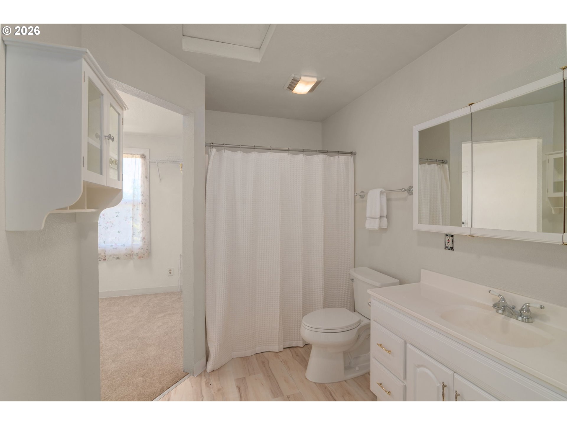5704 Keene Rd Ne Property Photo 23