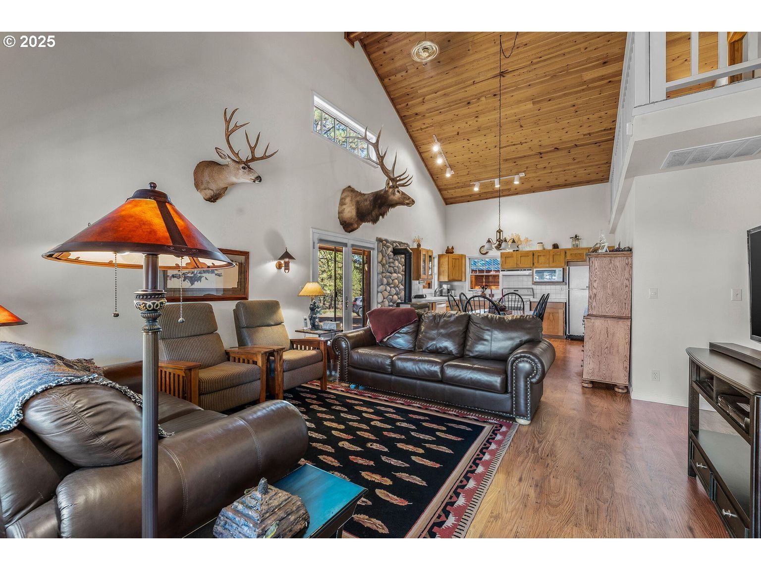 20779 Bear Gulch Rd Property Photo 9