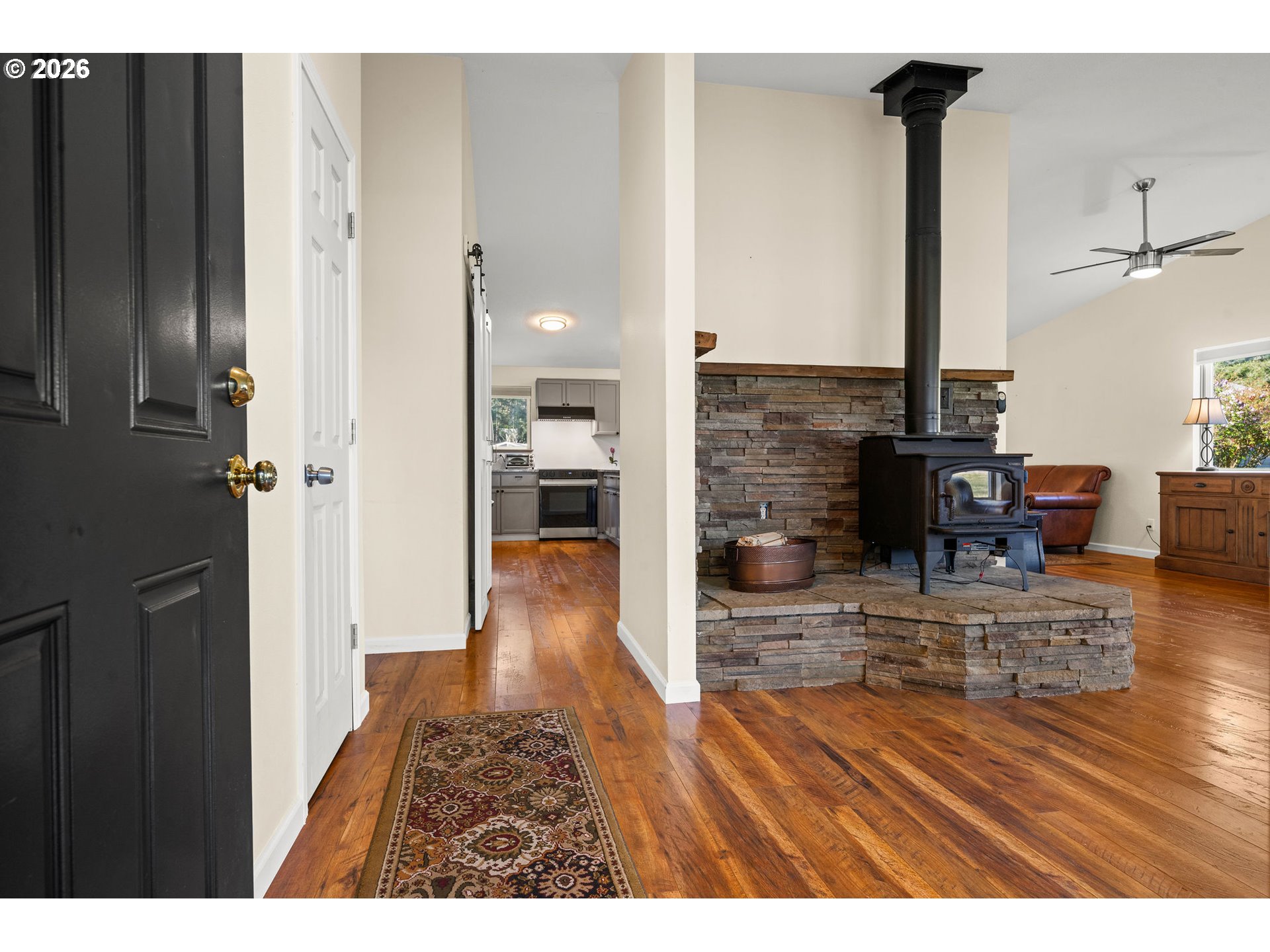 42020 Forest Court Ln Property Photo 3